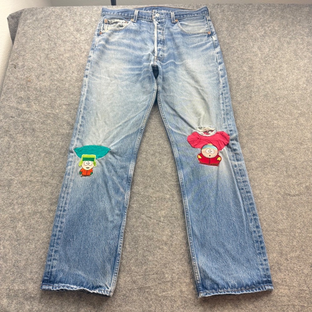 Vintage Levis 501 Jeans Mens 32x30 Blue South Park Patches Made in USA 90s Denim